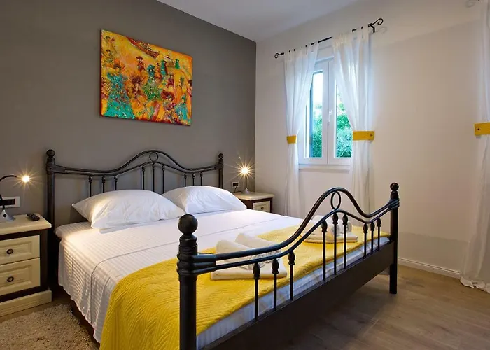 Lorena فيلة زاتون